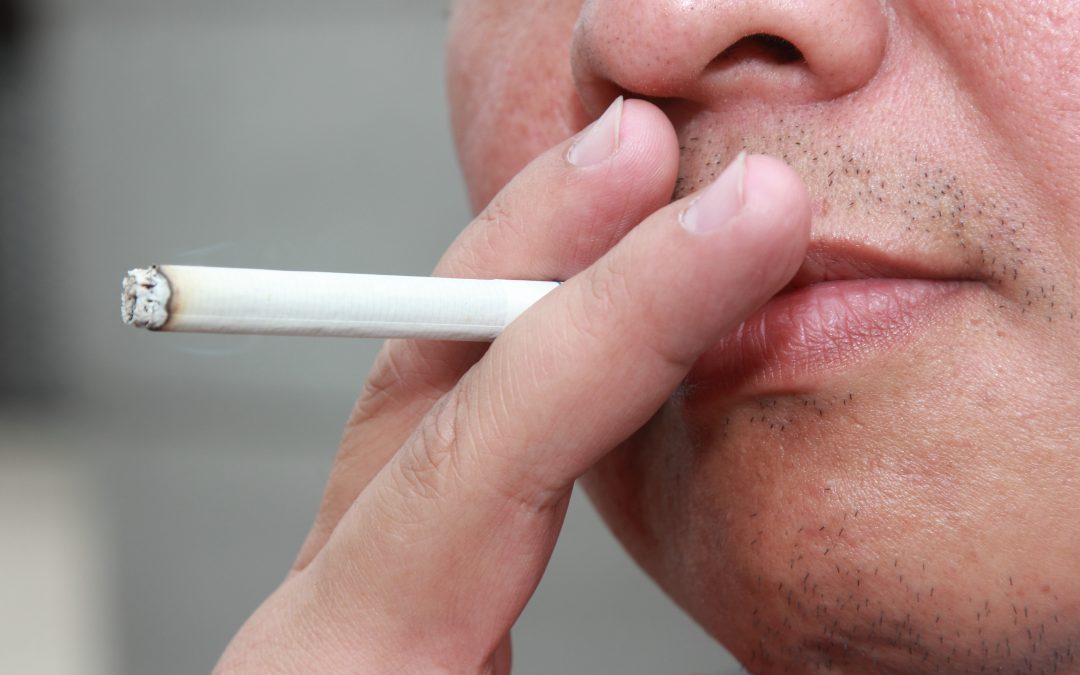 Efectos del tabaquismo en los dientes y en las encías