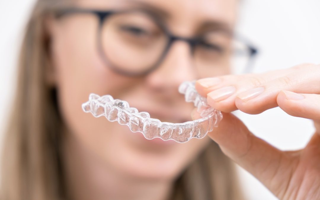 Mantenimiento y cuidado de la ortodoncia invisible: Consejos prácticos