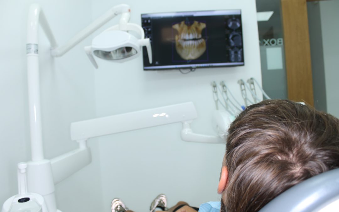 Cuidado Y Mantenimiento De Los Implantes Dentales: Pasos Esenciales Para Una Salud Óptima