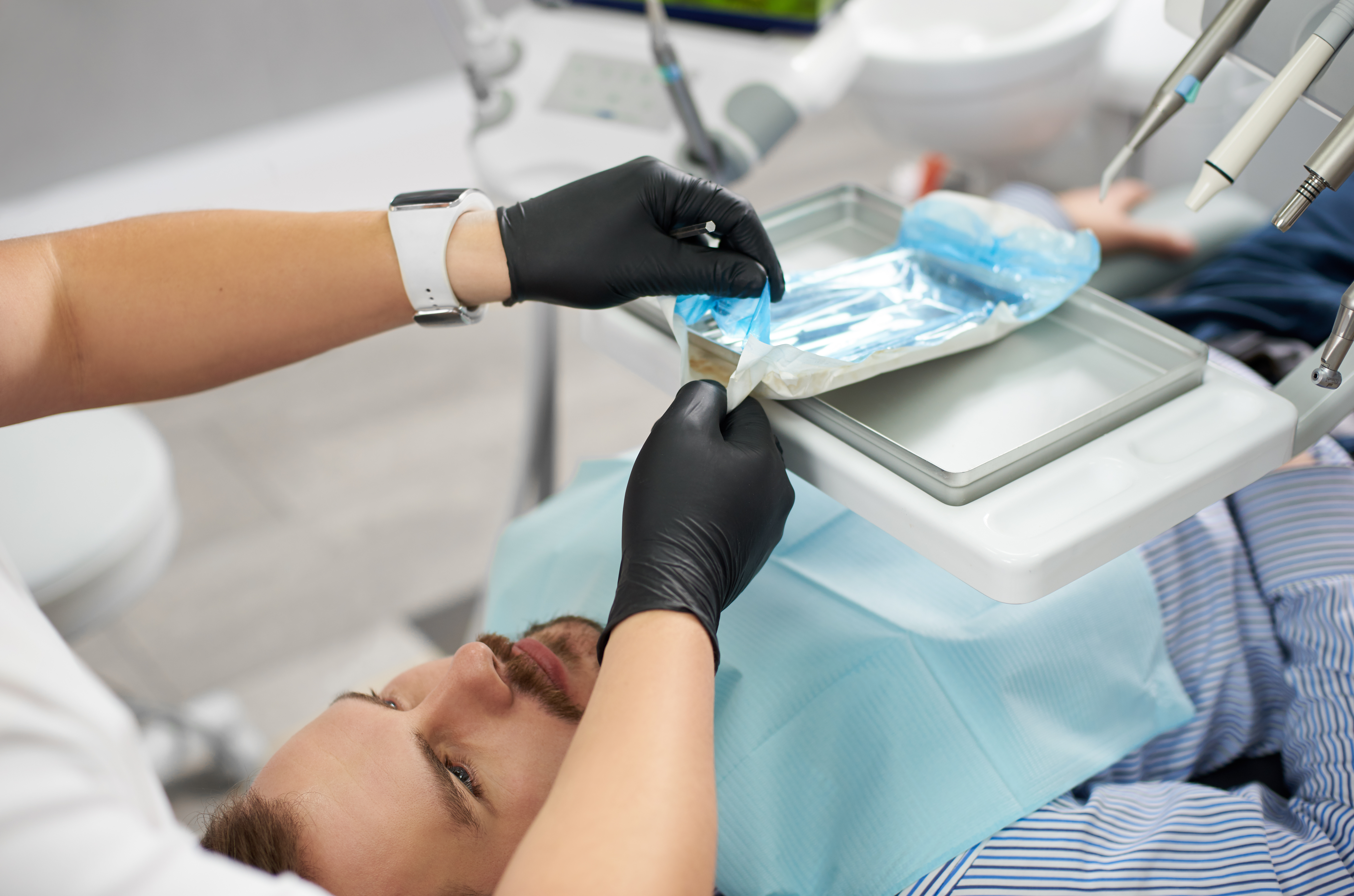 Empaste Dental: ¿Qué Es Y Cómo Se Realiza El Procedimiento? - CLinica dental en Lanzarote